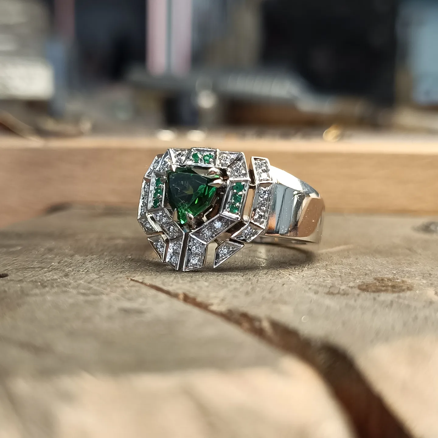 Chevalière verte Maison Saelen